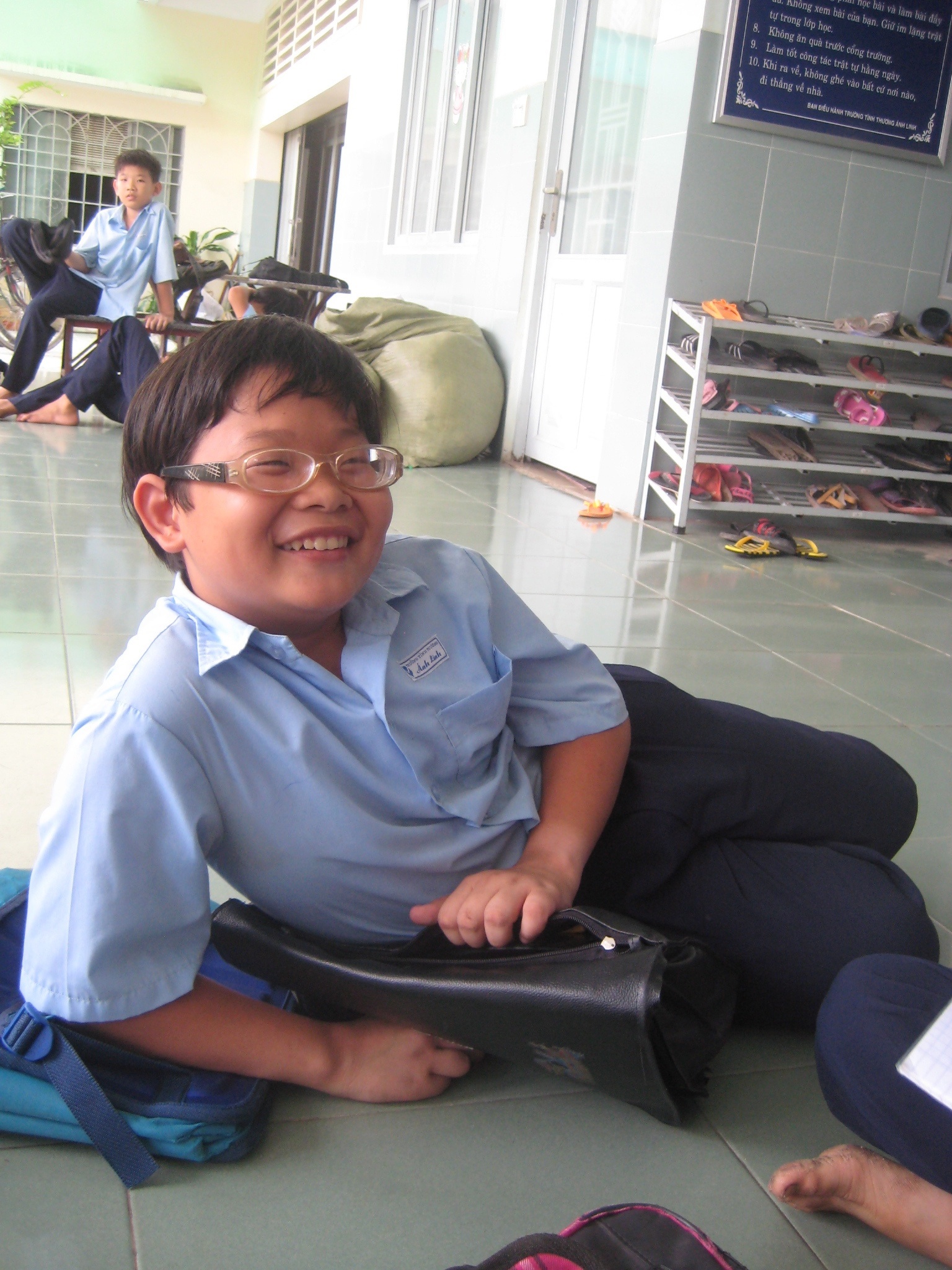Mai_Van_Hieu_glasses