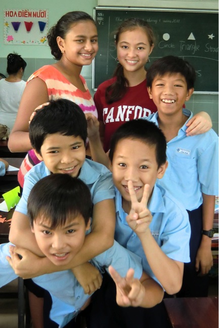 Shreya__Jane_with_Anh_Linh_kids